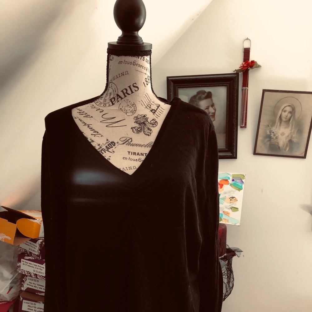Kate Hill Woman top size 1x V-Neck